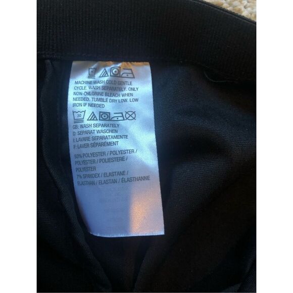 Isaac Mizrahi Live! Women’s Black Velvet Fit and Flare Skirt Size 1X - Picture 5 of 6